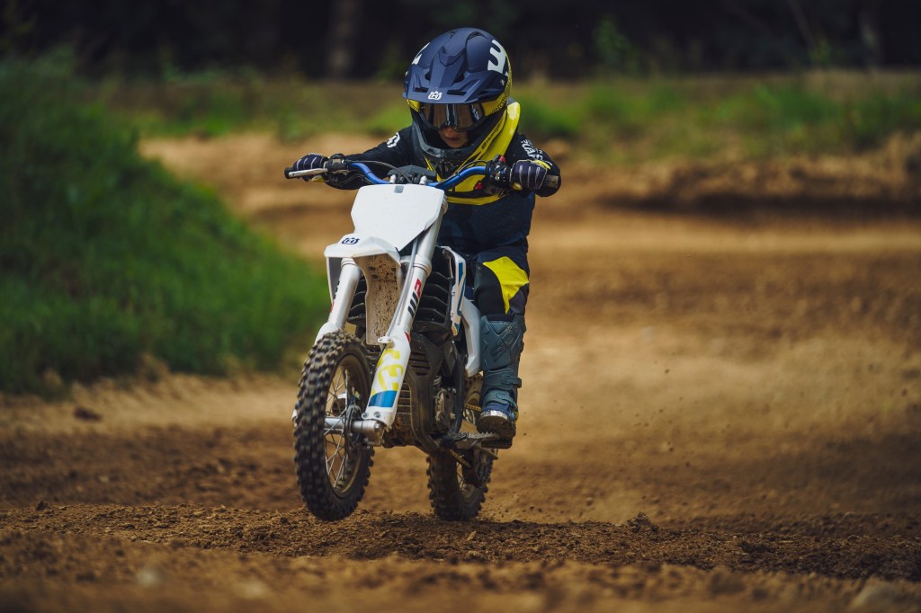 Husqvarna Motorcycles lanza la gama 2023 de mini motos eléctricas de&nbsp;motocross