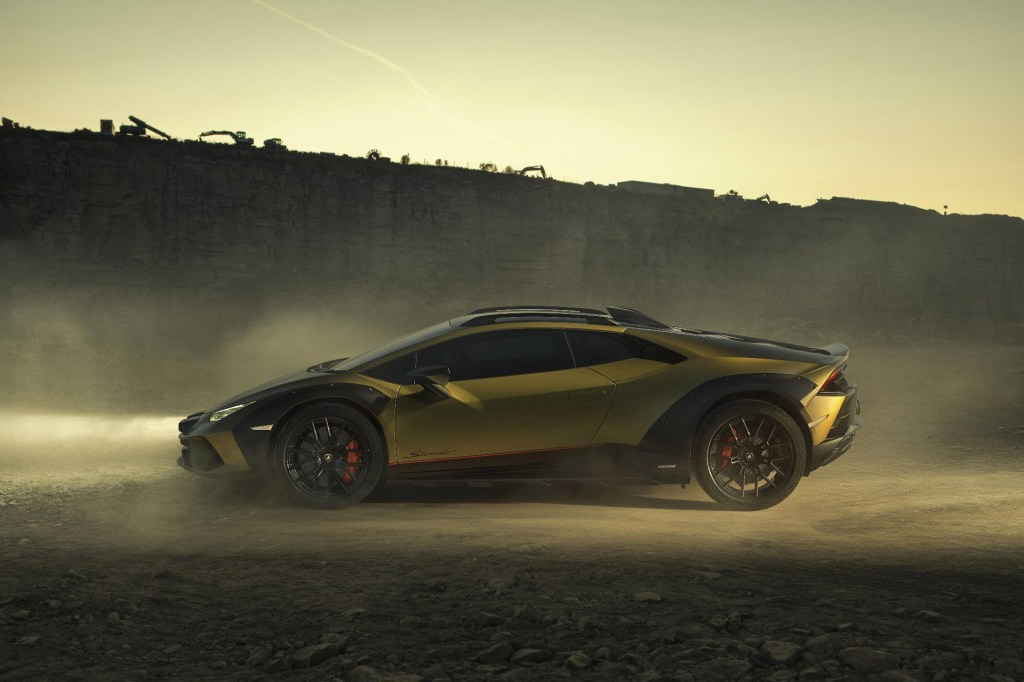 El primer superdeportivo todoterreno con motor V10 está aquí: Lamborghini Huracán&nbsp;Sterrato