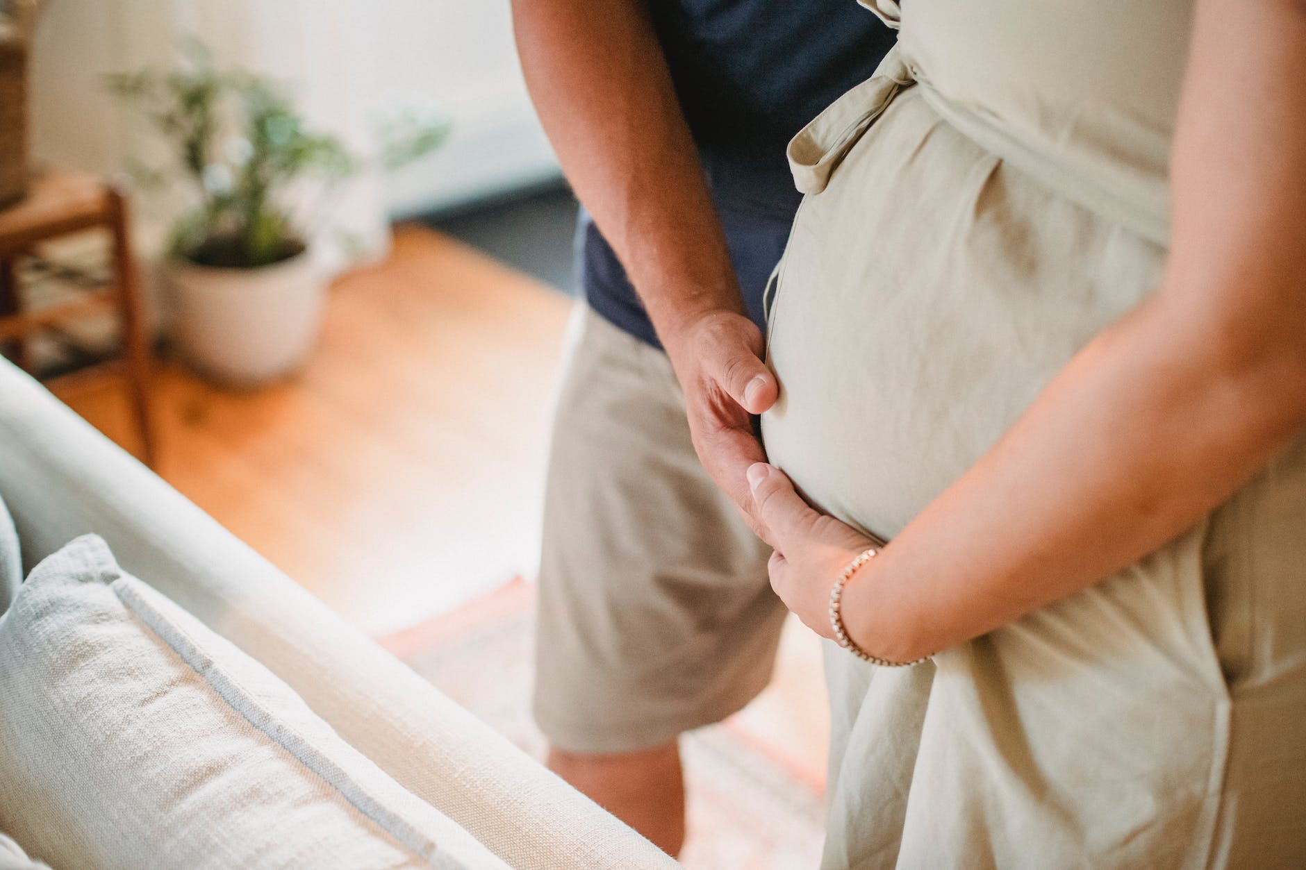 Cómo ser un apoyo fundamental durante el parto: guía para futuros papás